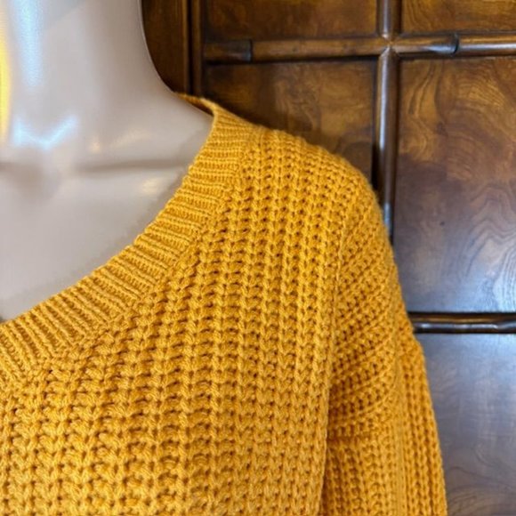 NWOT Sun Yellow Shaker Knit Vneck Balloon Sleeve Sweater - Picture 10 of 15